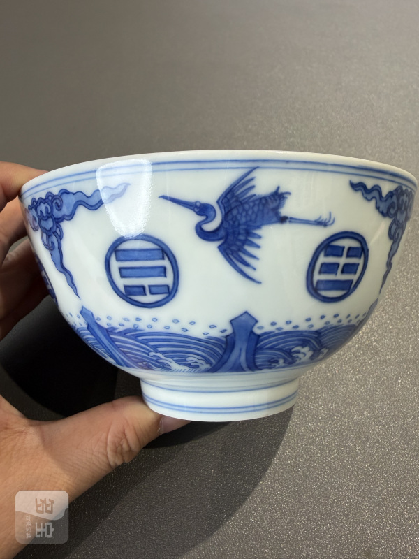 清康熙 青花八卦云鹤纹碗 - 图4